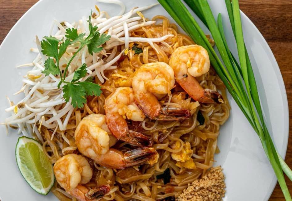 pad thai shrimp, nolas southeast asian food